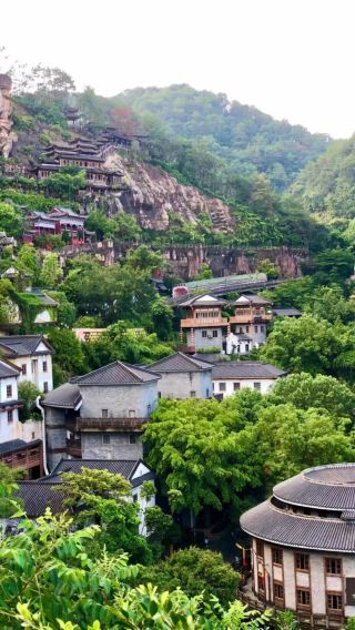 1-day tour to Hakka World + Meizhou Five Finger Stone + Shilin Temple in Meizhou with bilingual service available