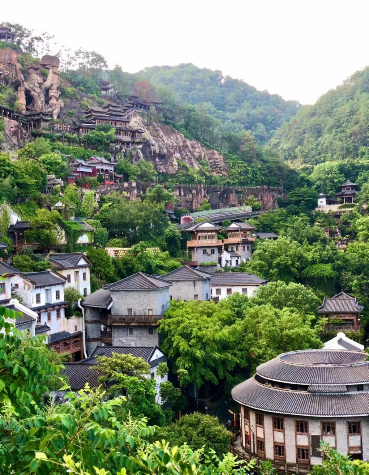 1-day tour to Hakka World and Meizhou Five Finger Stone with English service available