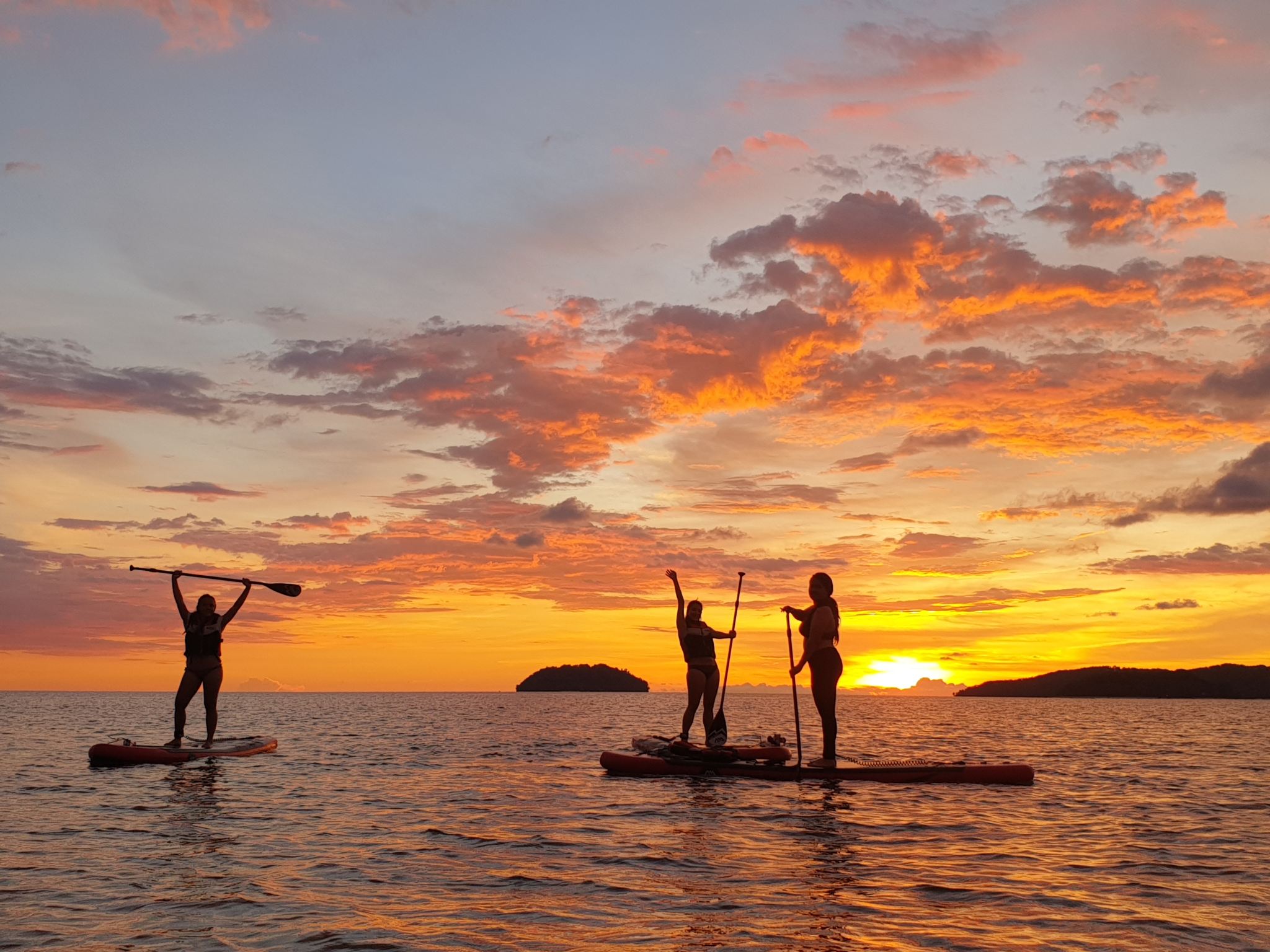 Tanjung Aru Paddleboard 1,5 Stunden [Stand-Up-Paddle bei Sonnenaufgang oder Sonnenuntergang (1,5 Stunden)]