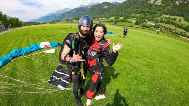 Interlaken: Terjun Payung Pesawat di Atas Pegunungan Alpen Swiss