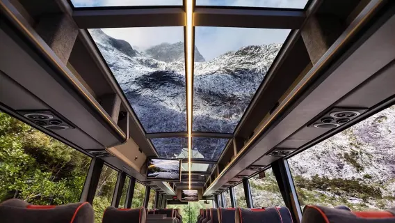 Tour 1 ngày khám phá vịnh Milford trên tàu Southern Discoveries · Khứ hồi từ Queenstown đến Te Anau, New Zealand