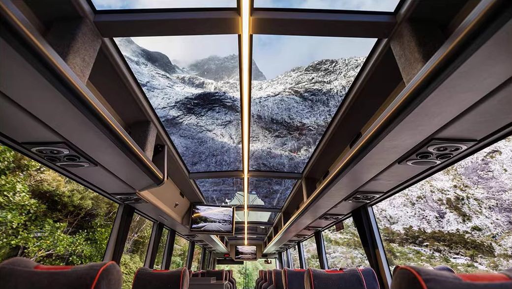 Southern Discoveries Tagesausflug zum Milford Sound · Hin- und Rückfahrt von Queenstown nach Te Anau, Neuseeland