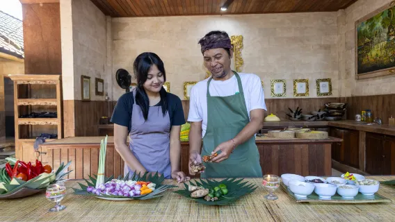 Ubud Cooking Academy – Market visit & Pickup