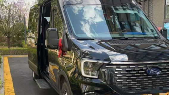 麗江古城到瀘沽湖旅遊接駁車【7到9座商務車】