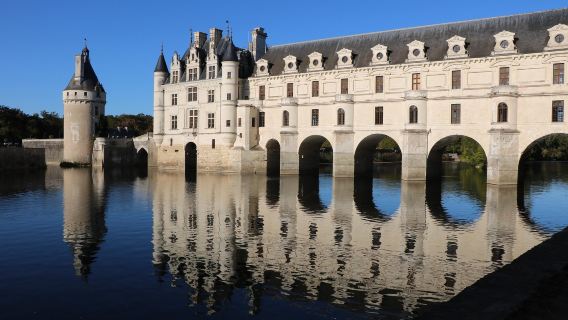 法國巴黎來回盧瓦爾河谷｜被譽為「法國花園」【中文司導包車】