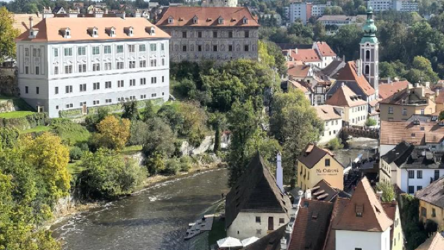 Prague pergi-balik ke bandar CK, kumpulan kecil eksklusif 2-8 orang dengan khidmat kongsi kenderaan dalam bahasa Cina, lawatan sehari dongeng gunung salji