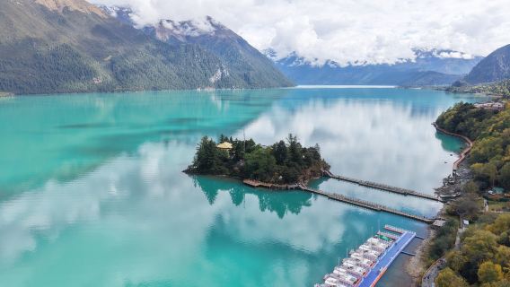 巴松措+卡定溝+秀巴古堡【1單1團1日遊】