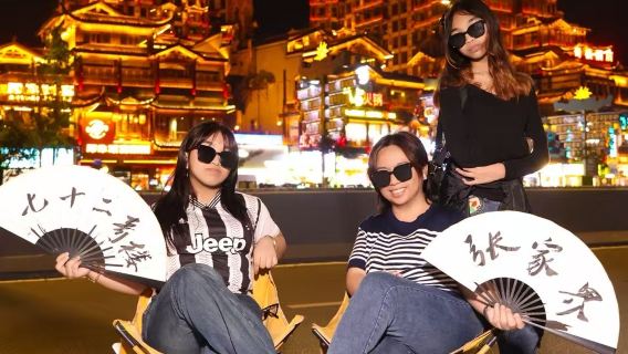 Full day private tour with Mt Tianmen & Longest Glass Bridge& 72 wonders tower(night view)