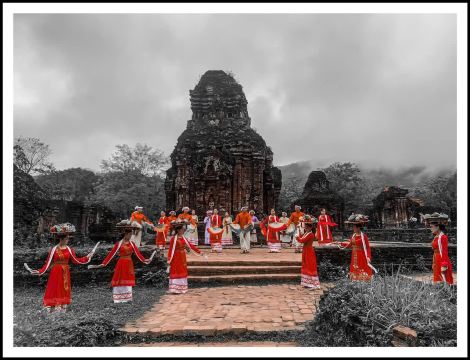 My Son Sanctuary World Cultural Heritage Half-Day Tour with Transfer and Local Cuisine