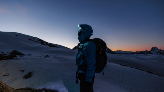 Chengdu Longse Peak · campeggio con pernottamento[Picchi del Drago Colorato + Vista Panoramica dalla Cima + Paesaggi Montani Maestosi + Esperienza Immersiva di 2 Giorni + Andata e Ritorno da Chengdu]