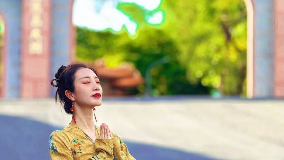 Taiwan, Kaohsiung: Baia di Sizihwan + Memoriale del Buddha Bianco del Monastero di Fo Guang Shan + Lago del Loto + Distretto Artistico di Pier-2