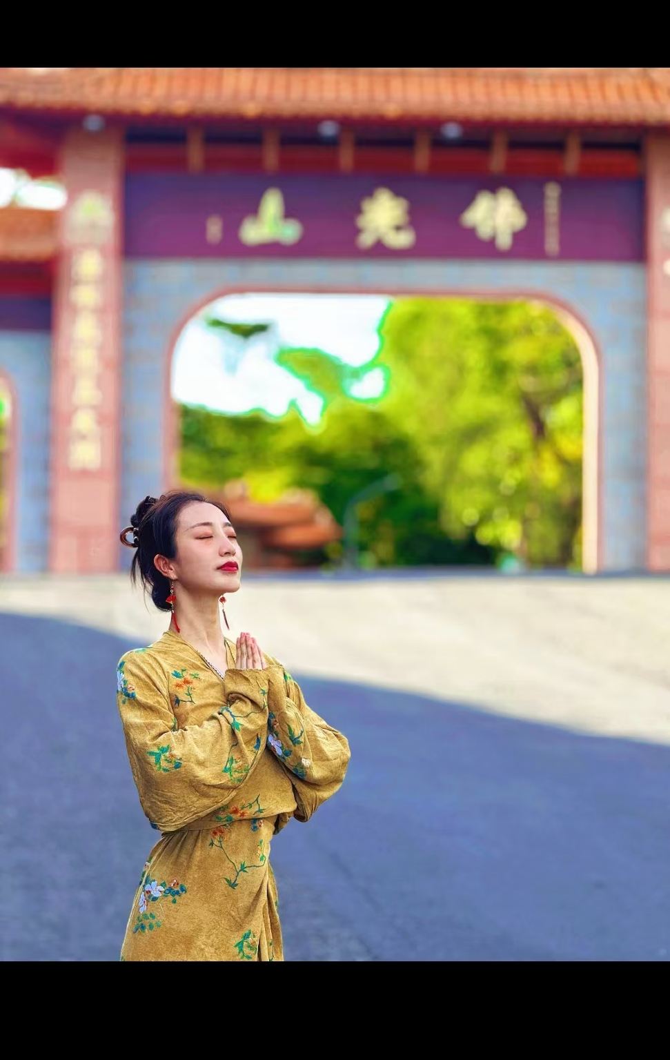Taiwan, Kaohsiung: Baia di Sizihwan + Memoriale del Buddha Bianco del Monastero di Fo Guang Shan + Lago del Loto + Distretto Artistico di Pier-2