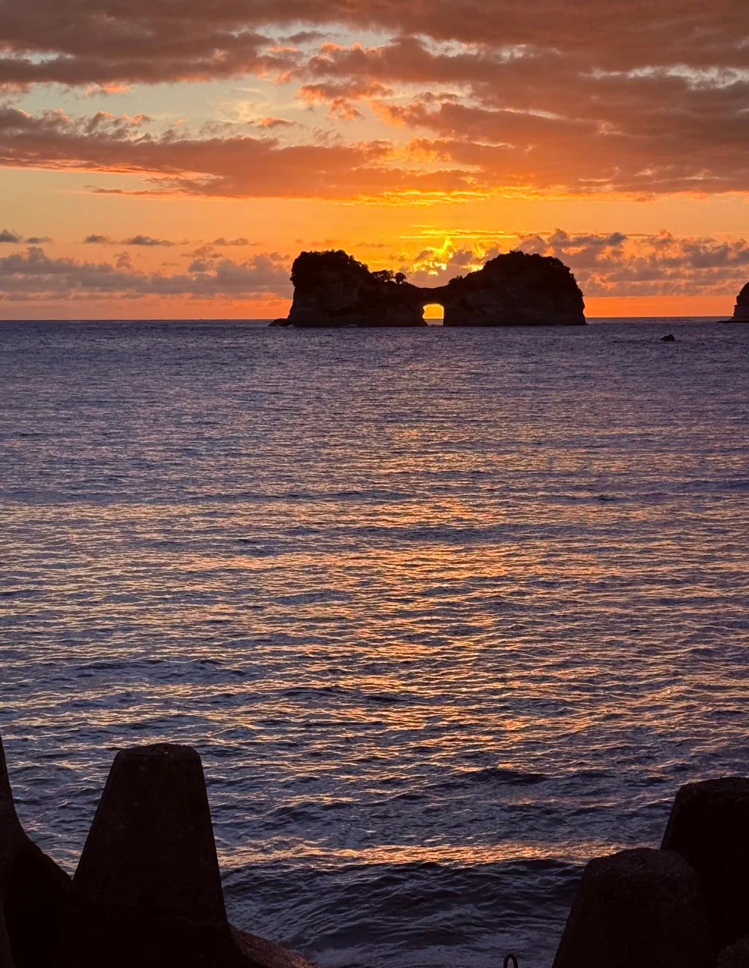 Excursión de un día desde Osaka: Playa Shirahama en Wakayama + Isla Engetsu + Cueva Sandanbeki (incluye entrada)