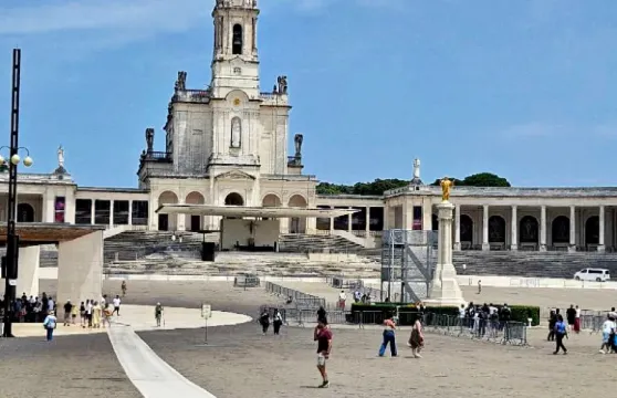 【里斯本英語小團】：法蒂瑪+巴塔利亞+納扎雷+奧比多斯1日遊