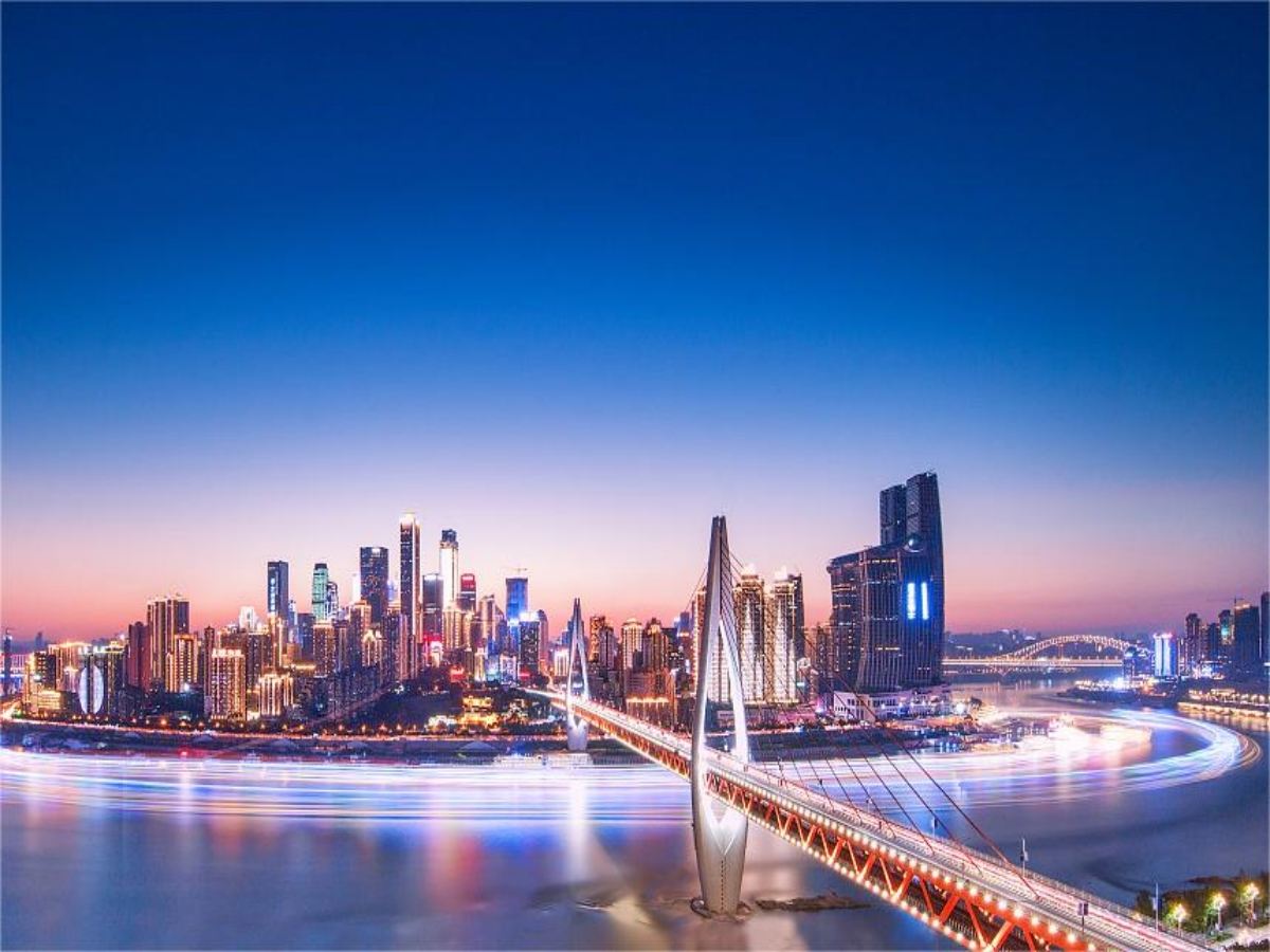 ทัวร์ 1 วัน กระเช้าลอยฟ้า แม่น้ำแยงซีเกียง + หงหยาต้ง + การล่องเรือสองสายน้ำ + เปลี่ยนหน้ากากงิ้วเสฉวน & ชาในถ้วยพร้อมไกด์นำเที่ยว