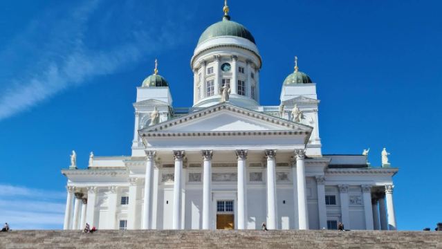 Senate Square + Finnish National Gallery + Tower of the Helsinki Olympic Stadium + Presidential Palace day tour in Helsinki