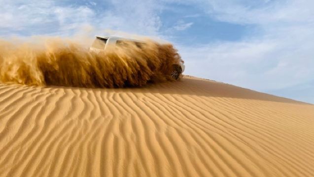 Ochtendwoestijnsafari in Abu Dhabi met kamelentocht