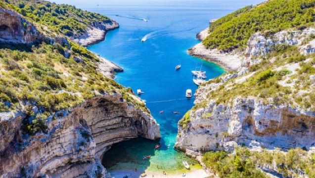 Бишево и сокровища островов: экскурсия на лодке по Комиже и 5 жемчужинам