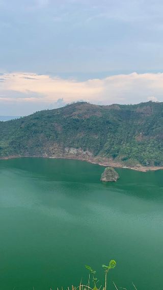 Manila + Tagaytay City, Philippines (city hotel pick-up service) with customizable itinerary