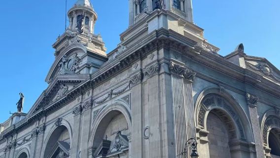 Tour di un giorno personalizzabile a Santiago del Cile | Cattedrale + Palacio de La Moneda + Casa Museo di Neruda
