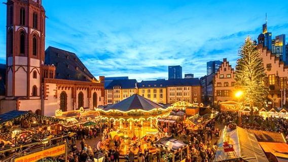 Frankfurt: Weihnachts-Altstadtführung in deutscher Sprache & geröstete Mandeln