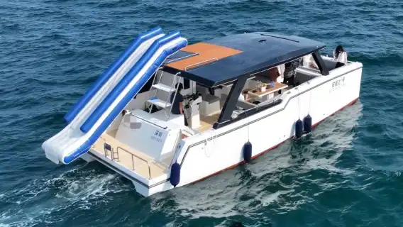 深圳遊艇出海大梅沙網紅雙體遊艇包船出海