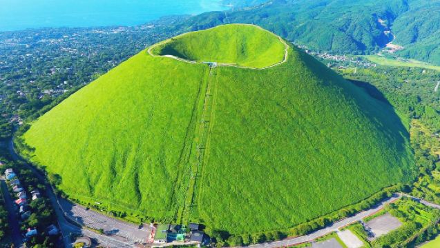 Izu Omuroyama Day Tour from Tokyo: Mt. Omuro & Izu Shaboten Zoo & Resort 21 oceanview train & Jogasaki Coast (Join-in Small Group Max 9 | Hotel Pick-up Option)