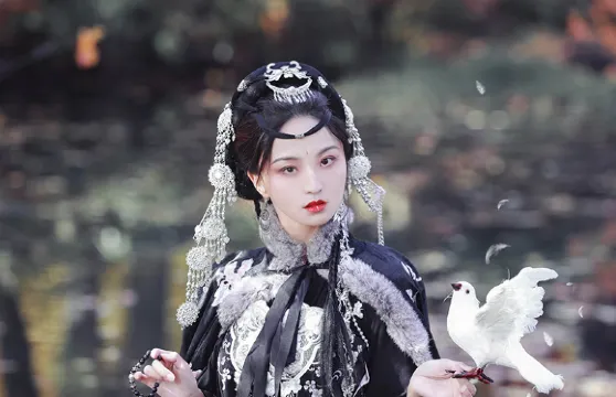 濟南Trip Moments【約拍跟拍婚拍街拍抓拍航拍攝影攝像/多語言翻譯/動作指導】