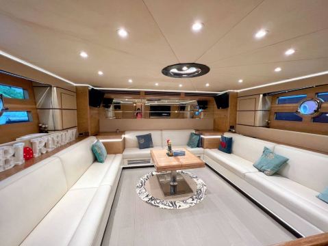 【廈門遊艇出海】廈門豪華遊艇包船出海生日求婚豪華套餐~支援生日求婚場景佈景+船上用餐+海釣+水果飲料