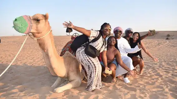 杜拜沙漠衝沙體驗 (含燒烤晚餐及接送服務)