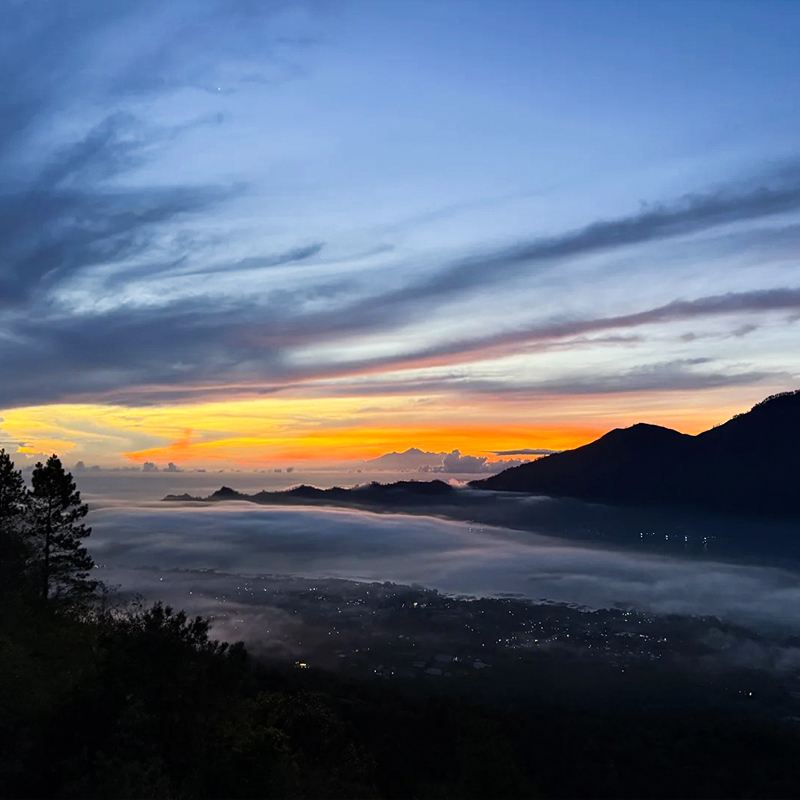 ทัวร์ 1 วัน บาหลี ปีนภูเขาไฟบาตูร์ ชมพระอาทิตย์ขึ้นและทะเลหมอกด้วยรถจี๊ป แช่สปาและออนเซ็น เหมารถขับเคลื่อนสี่ล้อ