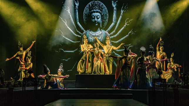 重慶禮宴巴國•沉浸式體驗千年前的宮廷君王享受盛宴（精品美食+舞蹈表演+古代服飾體驗）