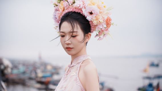 Floral Hairpin Experience on West Street at Quanzhou Kaiyuan Temple
