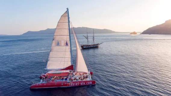 Santorini Red Catamaran Cruise [Meals Included / Asproni / Red Beach / Oia /]