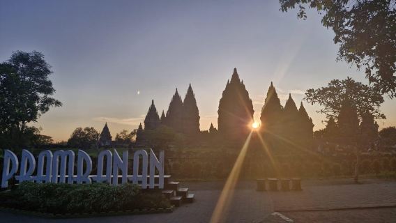 Sunset at Prambanan & Including Ticket Ramayana Ballet Show