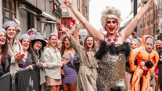 BỮA TRƯA TẠI HANGOVER|Benidorm Bingo & Drag Queens