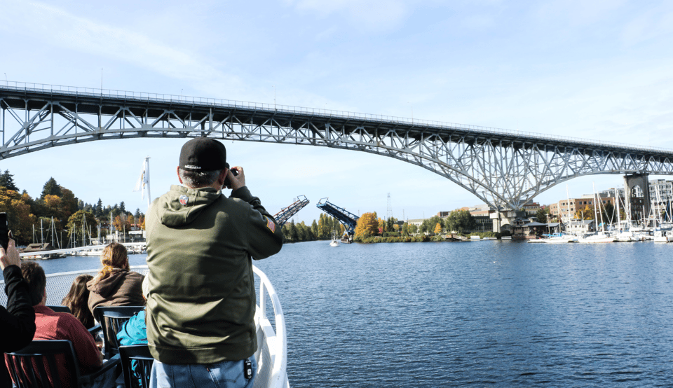 Seattle: Locks Cruise with Local Guide