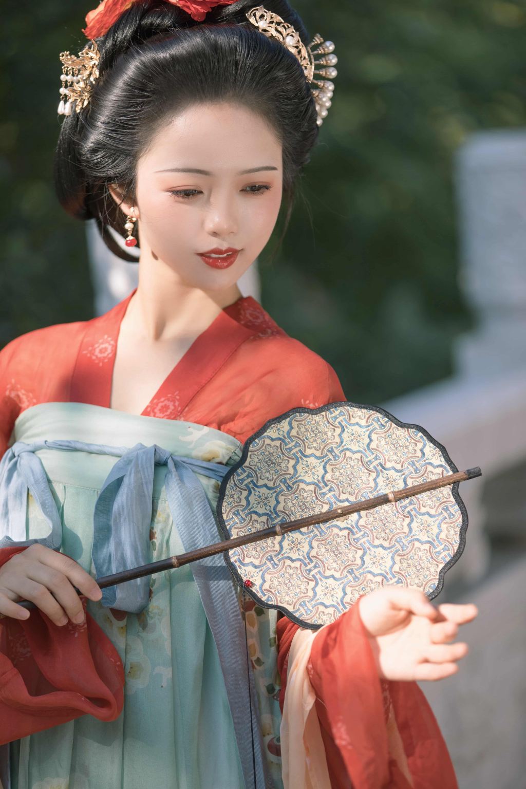 Chongzhou Trip Moments[Street Ancient Town, Yuantong Ancient Town, Jiulonggou wedding photography and portrait shooting with multilingual translation by local photographers]