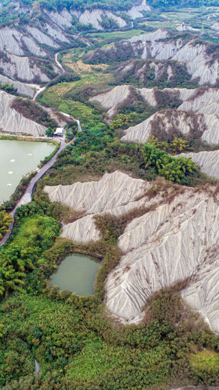 Kaohsiung Tianliao Moon World + Meinong Hakka Folk Village + Qishan Old Street + The Pier2 Art Center day tour