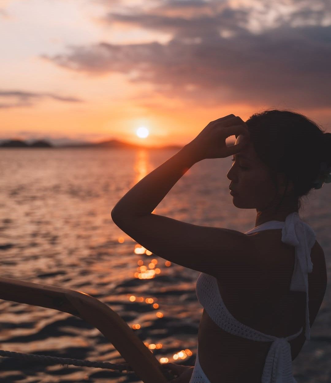 โคโมโด AYANA อาหารค่ำล่องเรือชมพระอาทิตย์ตกกึ่งวันทัวร์วัน [บริการรับส่งที่พัก ทัวร์แบบไม่มีช้อปปิ้ง]