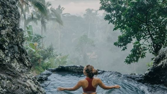 Ost-Balis verstecktes Juwel: Lempuyang-Tempel, Tirta Gangga, Gembleng Waterfall mit Privatgruppe