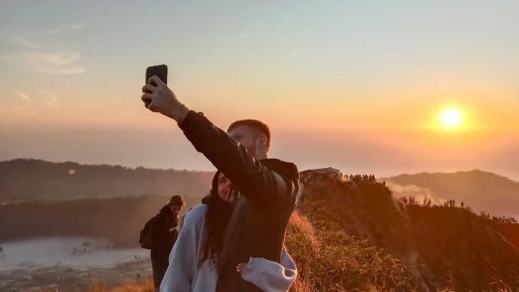 ประสบการณ์เดินป่าเพื่อชมพระอาทิตย์ขึ้นที่ภูเขาบาตูร์