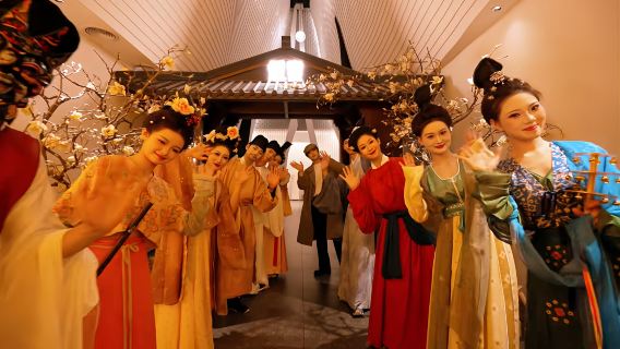 Shanghai Tang Chang'an Feast: Tang Costumes, Exquisite Makeup & Themed Set Meals