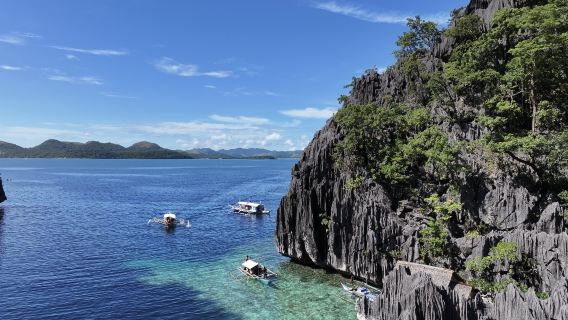 Coron Island In-Depth Island Hopping Tour A [Kayangan Lake, Twin Lagoon, Shipwreck, Coral Garden, Beach]