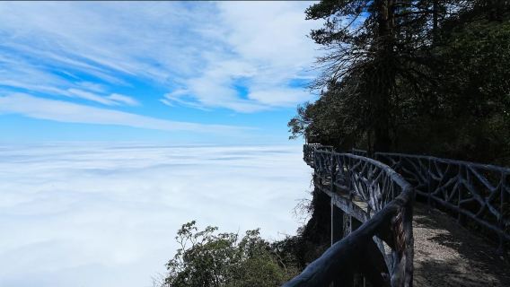 [Pakej Kecil 2-8 Orang Lawatan Peribadi] Kawasan Pemandangan Gunung Wa Wu - Termasuk Tiket Masuk Percuma + Bas Pelancongan - Pengangkutan Pintu ke Pintu