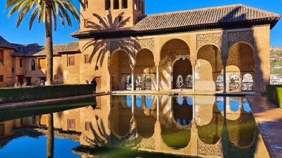Geführter Tagesausflug zur Alhambra ab Sevilla (Geteilte Tour)