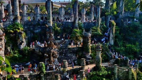 Guiyang Qingyan ancient town + Yelang valley 1-day tour
