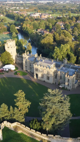 Round-trip from London + Cotswolds AONB in-depth tour + check in at Shakespeare's village (Chinese/English private charter)