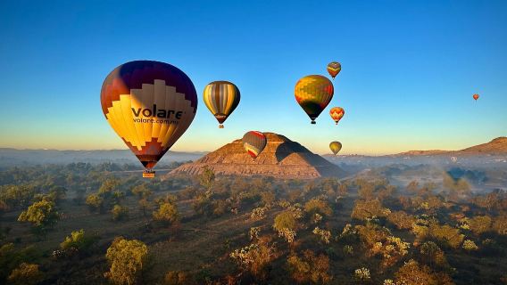 Hot air balloon ride in Zona Arqueologica Teotihuacan with optional ruins tour
