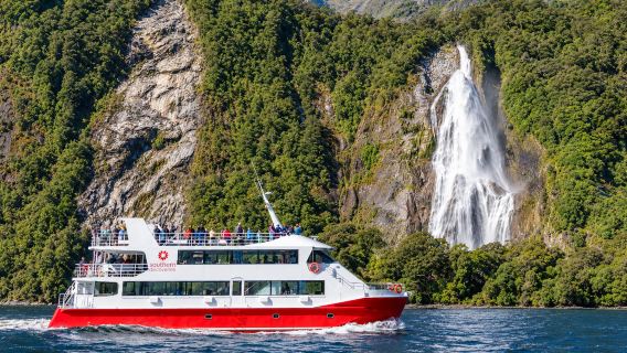 Queenstown Milford Sound 12 kişilik küçük grup | Cam tavanlı Mercedes + kaptan VIP salonu + yemek ve içecek